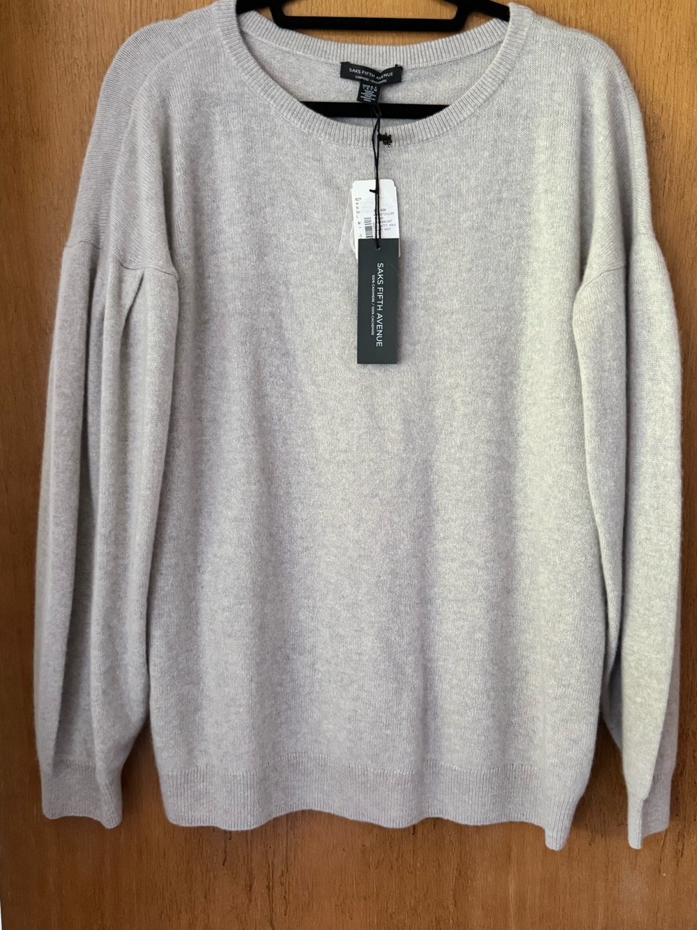 Saks Fifth Avenue Brand New Women’s Light Grey Crewneck Cashmere Sweater